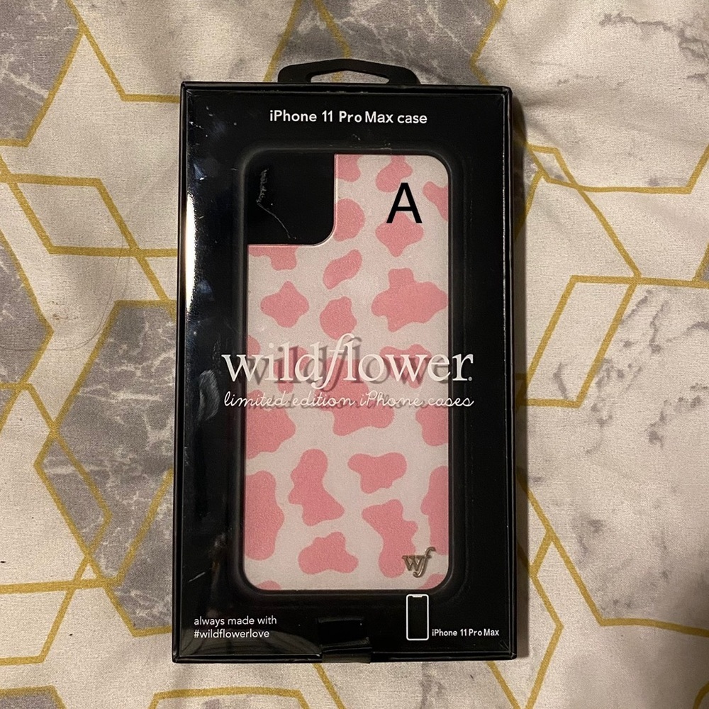 6 different Wildflower iPhone Cases<Sold separately >